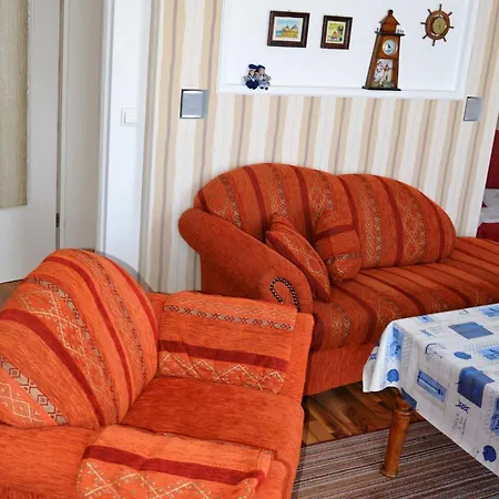 Ferienunterkuenfte Buggenthin * ツィノヴィッツ